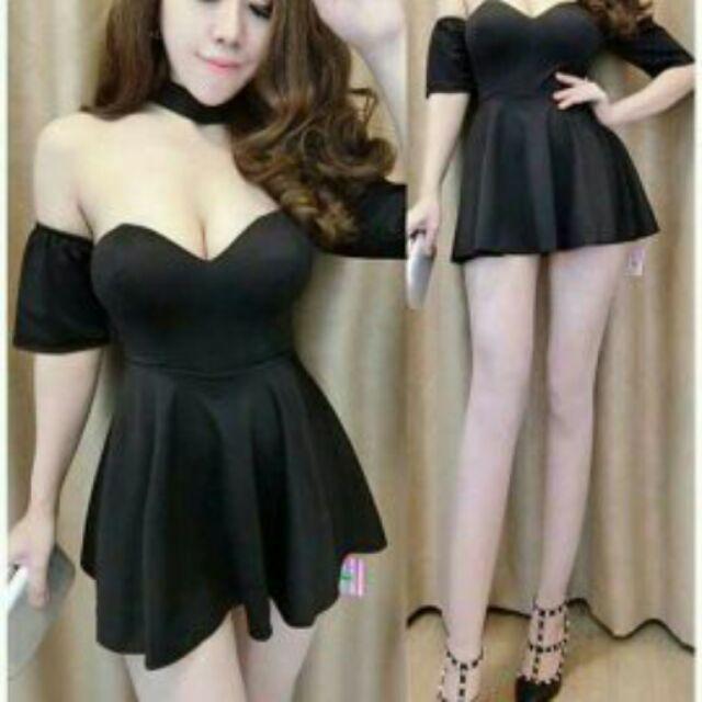 Đầm xòe bẹt vai kèm vòng cổ