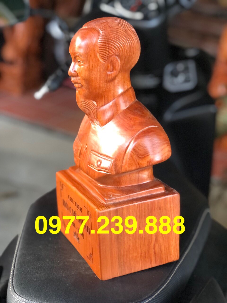 Tượng bác hồ bằng gỗ hương đá 40cm