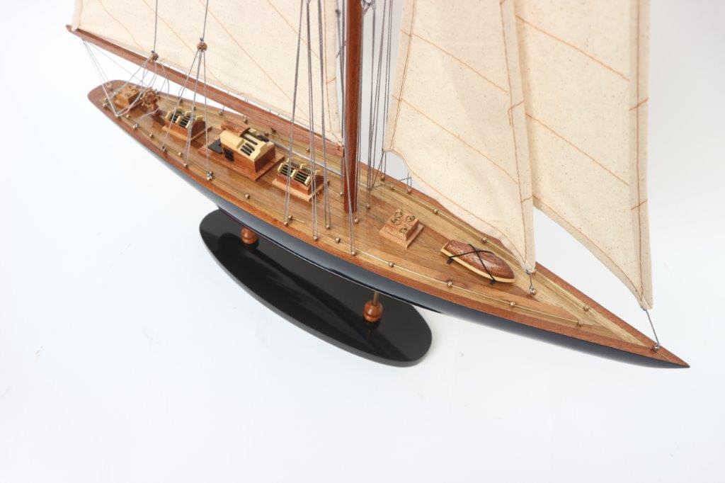 Mô hình du thuyền đua ENDEAVOUR  - 60cm