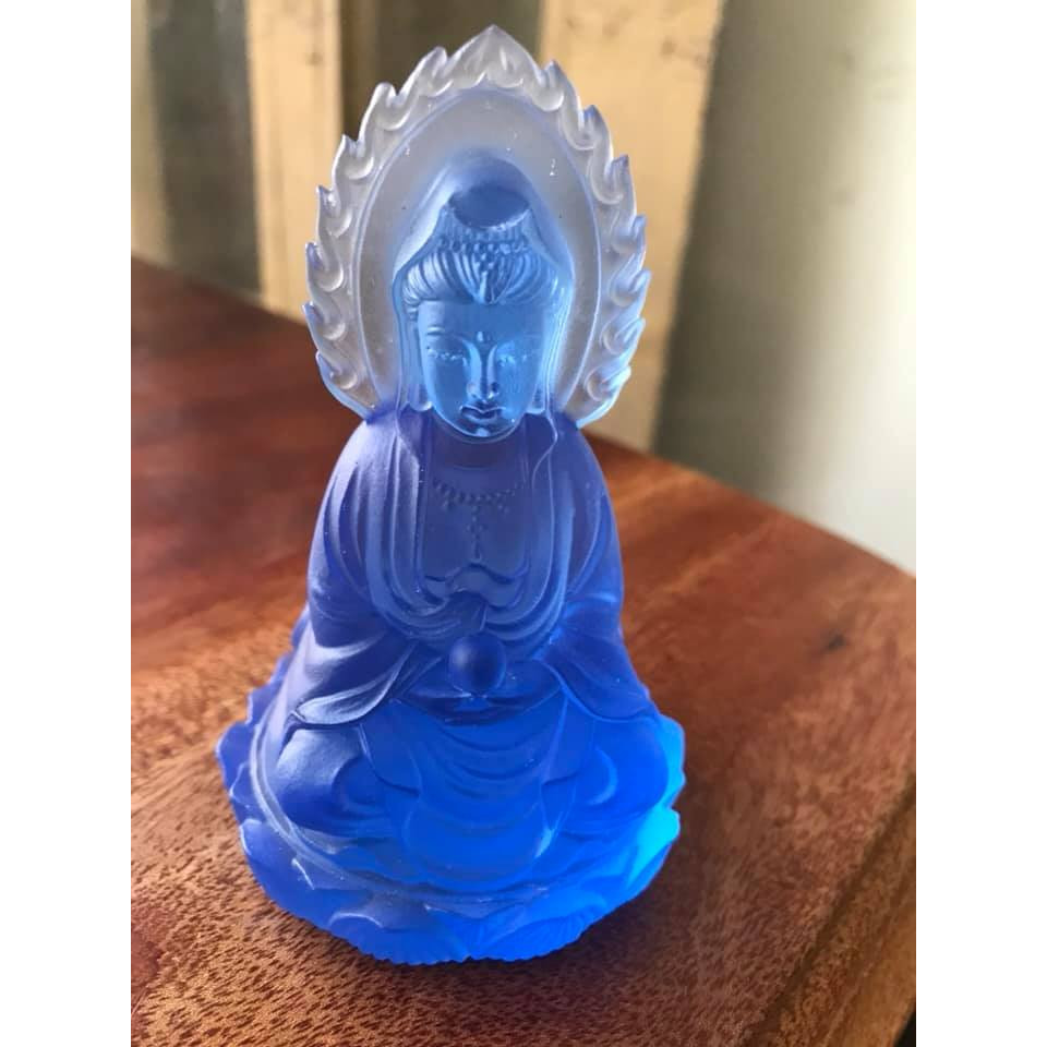 TƯỢNG PHẬT BÀ QUAN ÂM CÓ 2 MẶT CHẤT LIỆU ĐÁ LƯU LY VÀNG XANH DƯƠNG  TƯỢNG ĐỂ XE HƠI HAY BÀN CAO 10CM ĐK 6CM  HỢP ANH CHỊ MẠNG THỦY MỘC