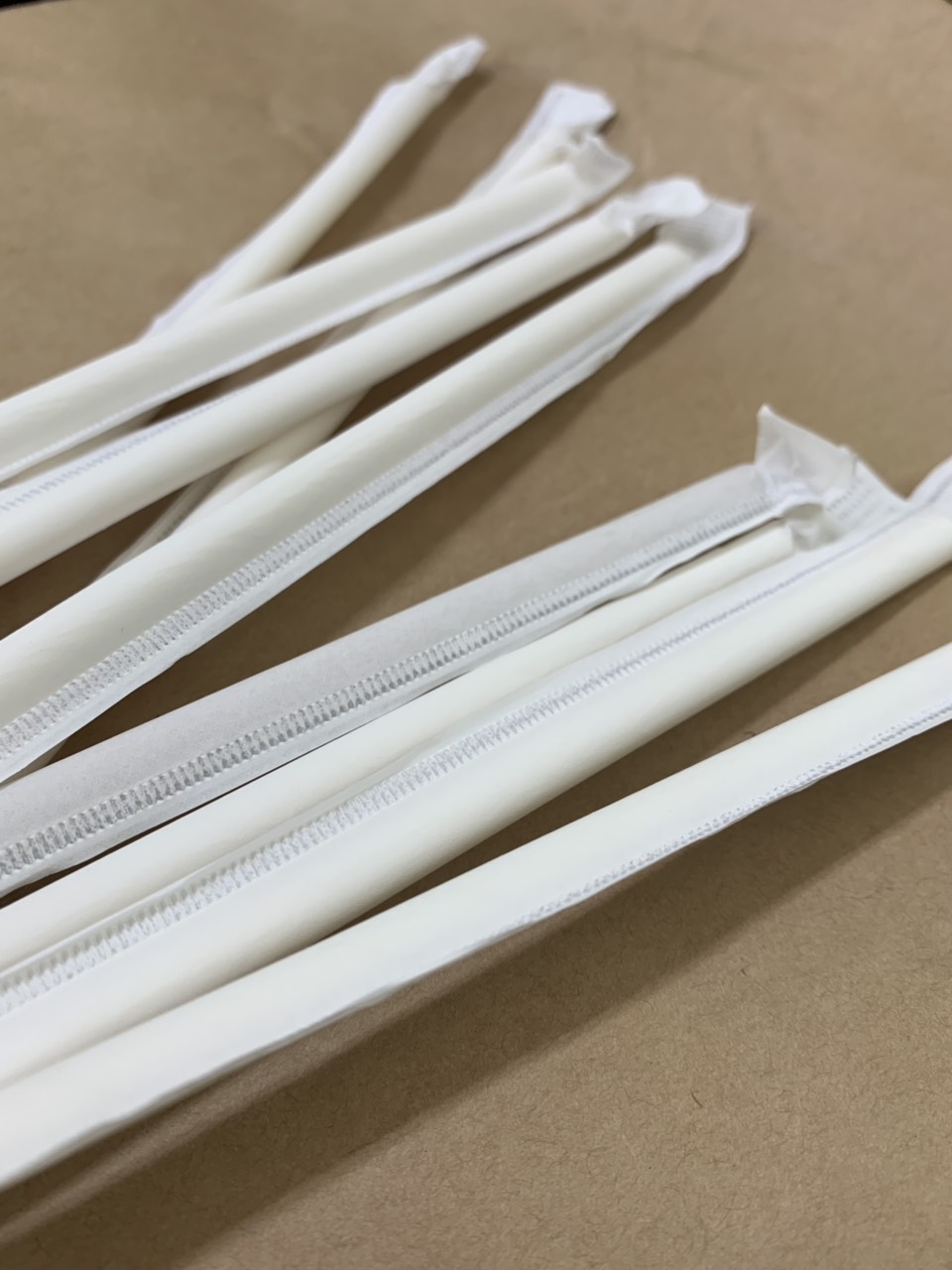 Ống hút giấy cao cấp Clean Paper Straw _ thùng 2500 ống có bọc giấy kích thước 6mm x 197mm dùng uống cà phê nước ép... ( take away)