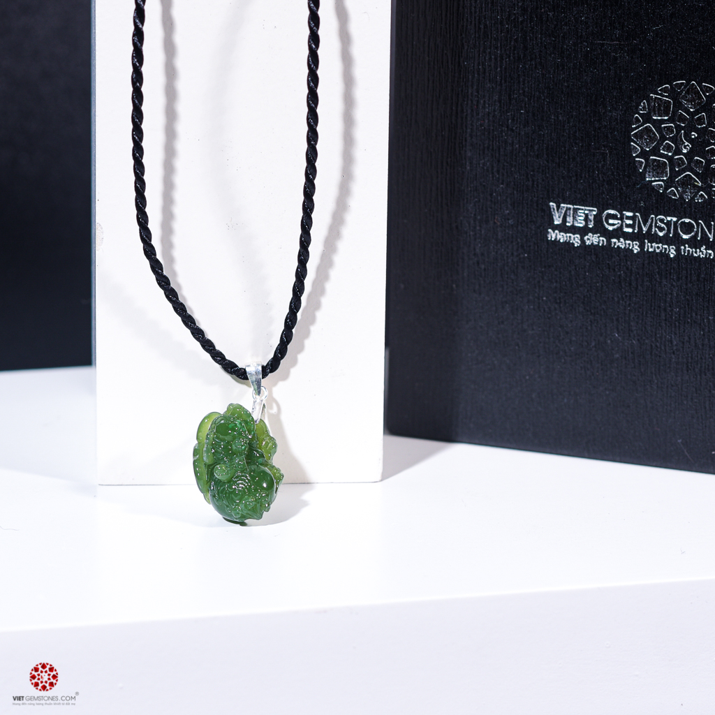 Mặt dây chuyền Tỳ Hưu Ngọc Bích - Nephrite Canada 100% tự nhiên - Chất Ngọc Đẹp mang tới sức khỏe, tài lộc - Hợp tất cả các mệnh | VietGemstones