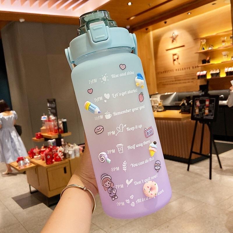 Bình Nước 2 Lít Dành Cho Người Lười Uống Nước,Bình Nước Cute 2L Siêu To Khổng Lồ Có ống Hút, Vạch Chia Nhắc Giờ