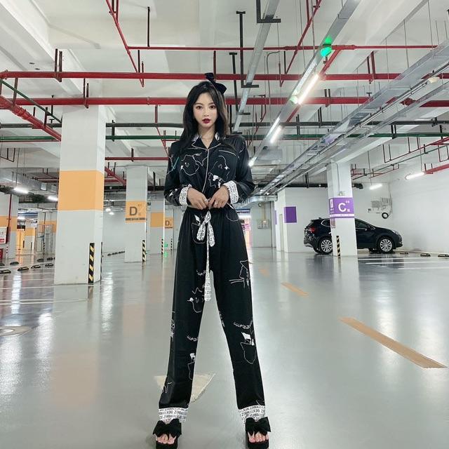 BỘ LỤA ĐEN VIỀN TRẮNG CHỮ CAO CẤP