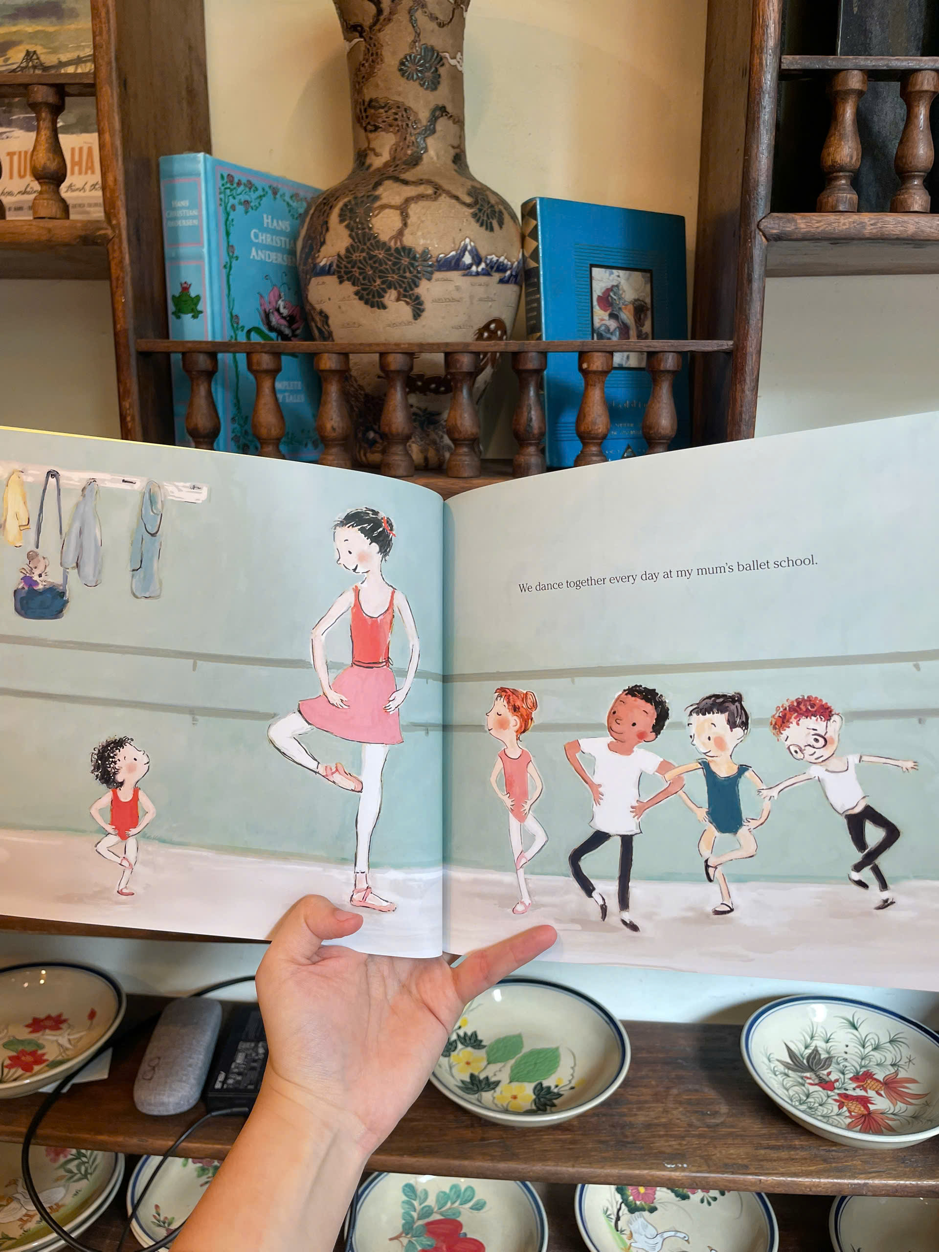 Sách - Pearl Goes to School by Julie Fortenberry - Children Picture book in English - Ngoại Văn