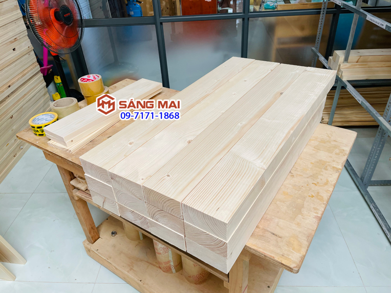 Thanh gỗ thông 5cm x 10cm x dài 1m + láng mịn 4 mặt