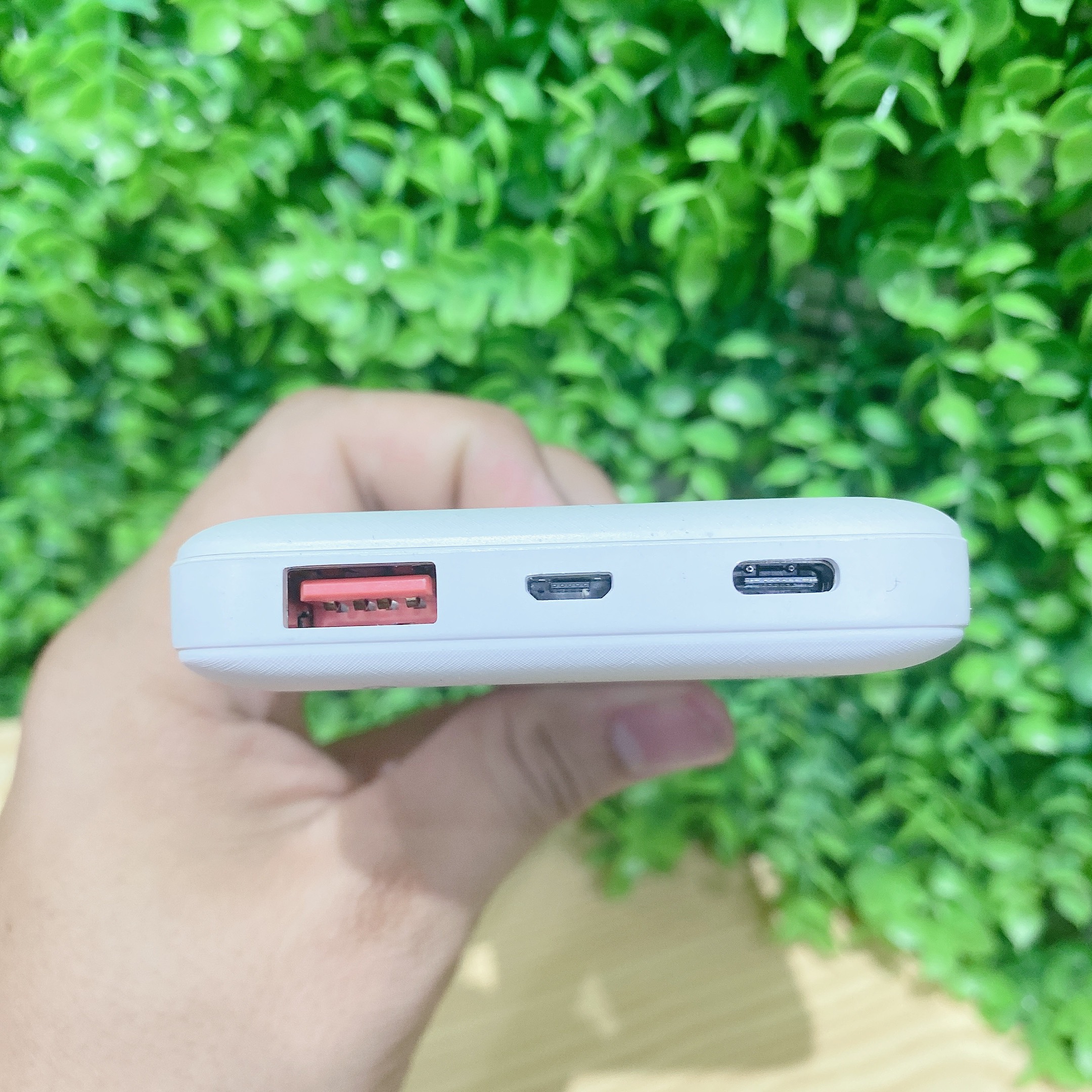 Sạc Dự Phòng Earldom PD-02 dung lượng 10000 mAh hàng chính hãng màu trắng