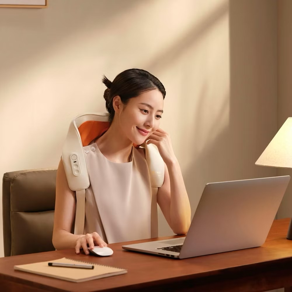 [Set Quà Tết] Máy Massage Cổ Vai Gáy - Massage Silicon 16 Điểm Chạm Chườm Ấm Diện Rộng