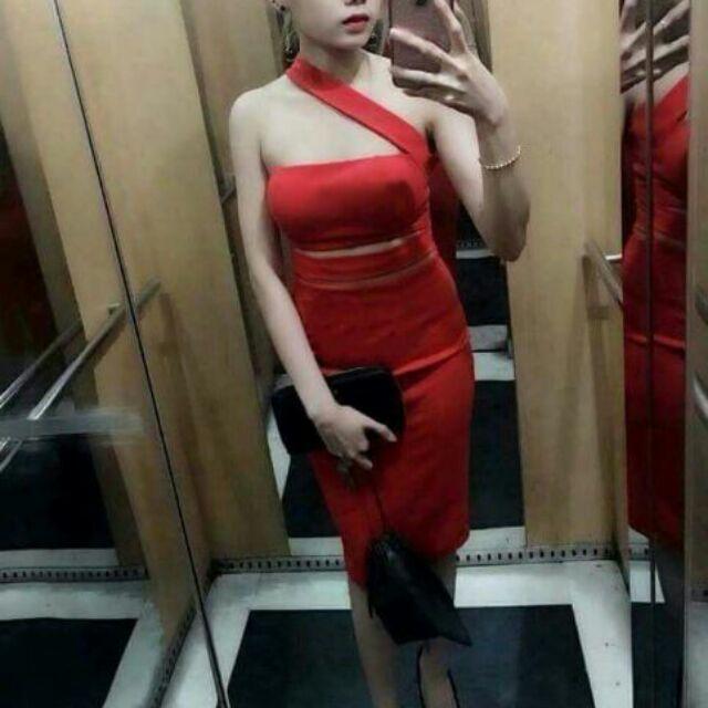 Đầm body chéo lệch vai