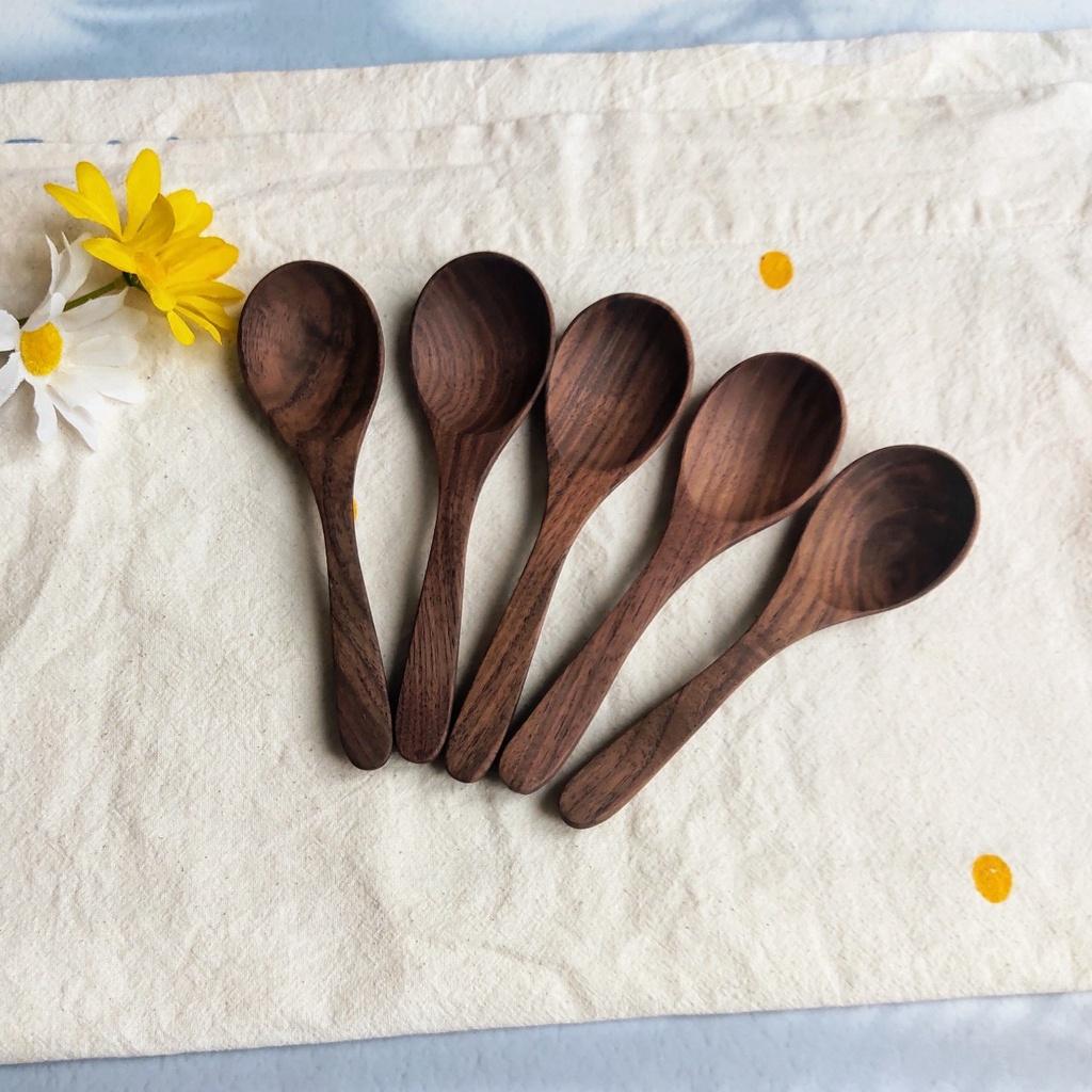 Thìa/Muỗng Gỗ Óc Chó Tự Nhiên Miệng Tròn 15.5x4cm, Thìa Ăn Chè,Cơm An Toàn, Thìa Chụp Ảnh Decor