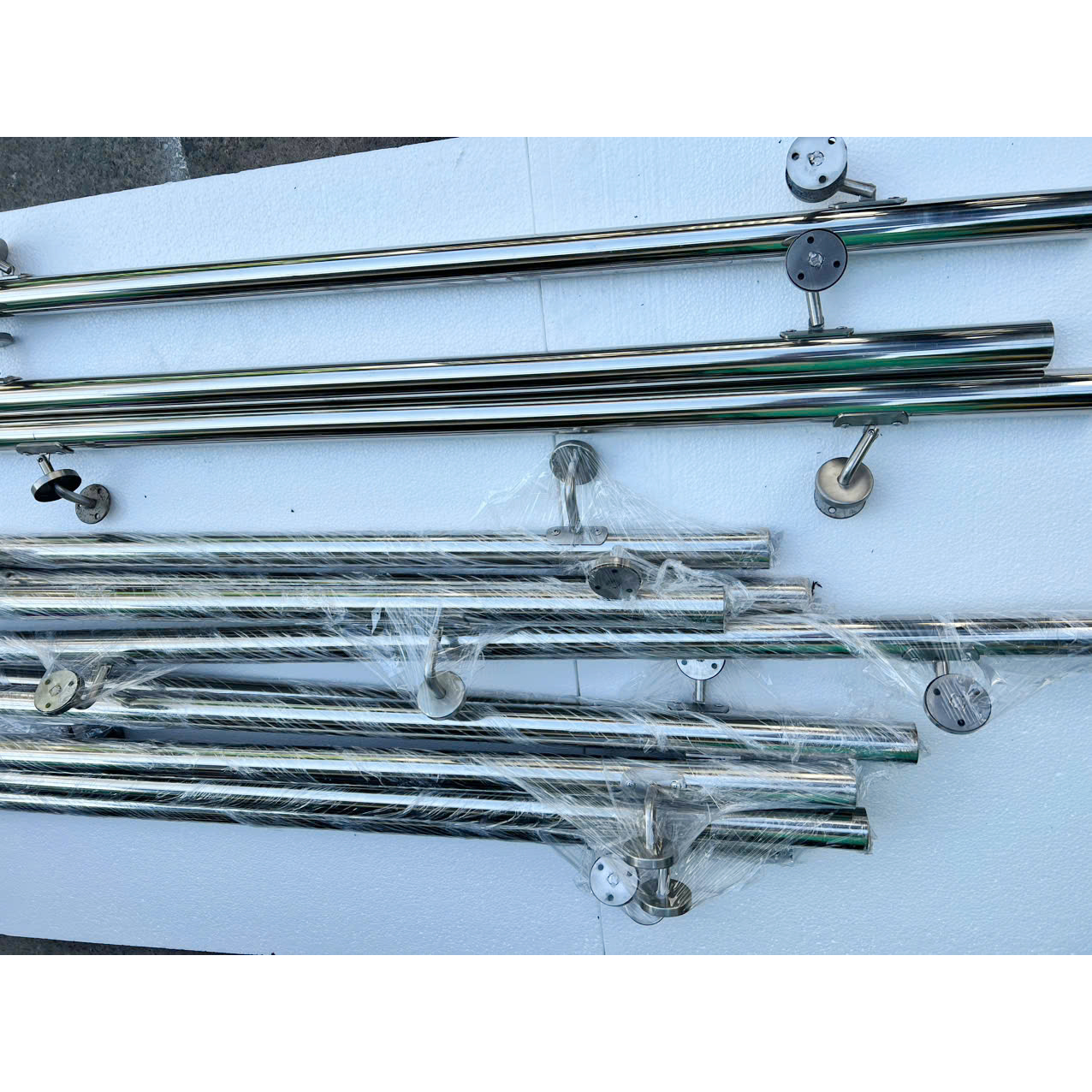 Tay Vin Kibath Phi 42 Inox 304 Dày 1.2ly Lắp Cầu Thang Lan Can An Toàn Cho Người Già KB-925