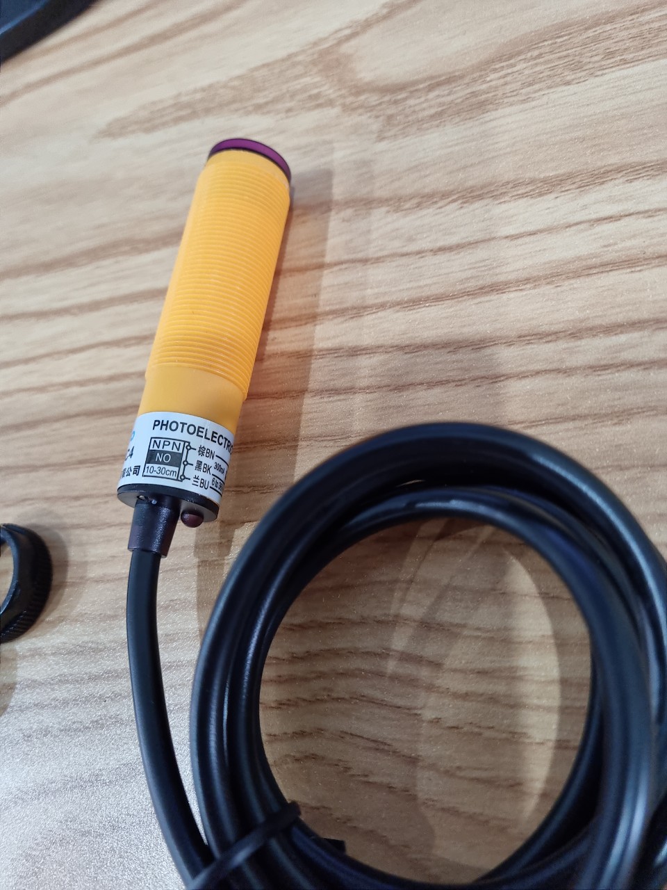Cảm Biến quang E3F-DS30C4 NPN-NO 6-36VDC