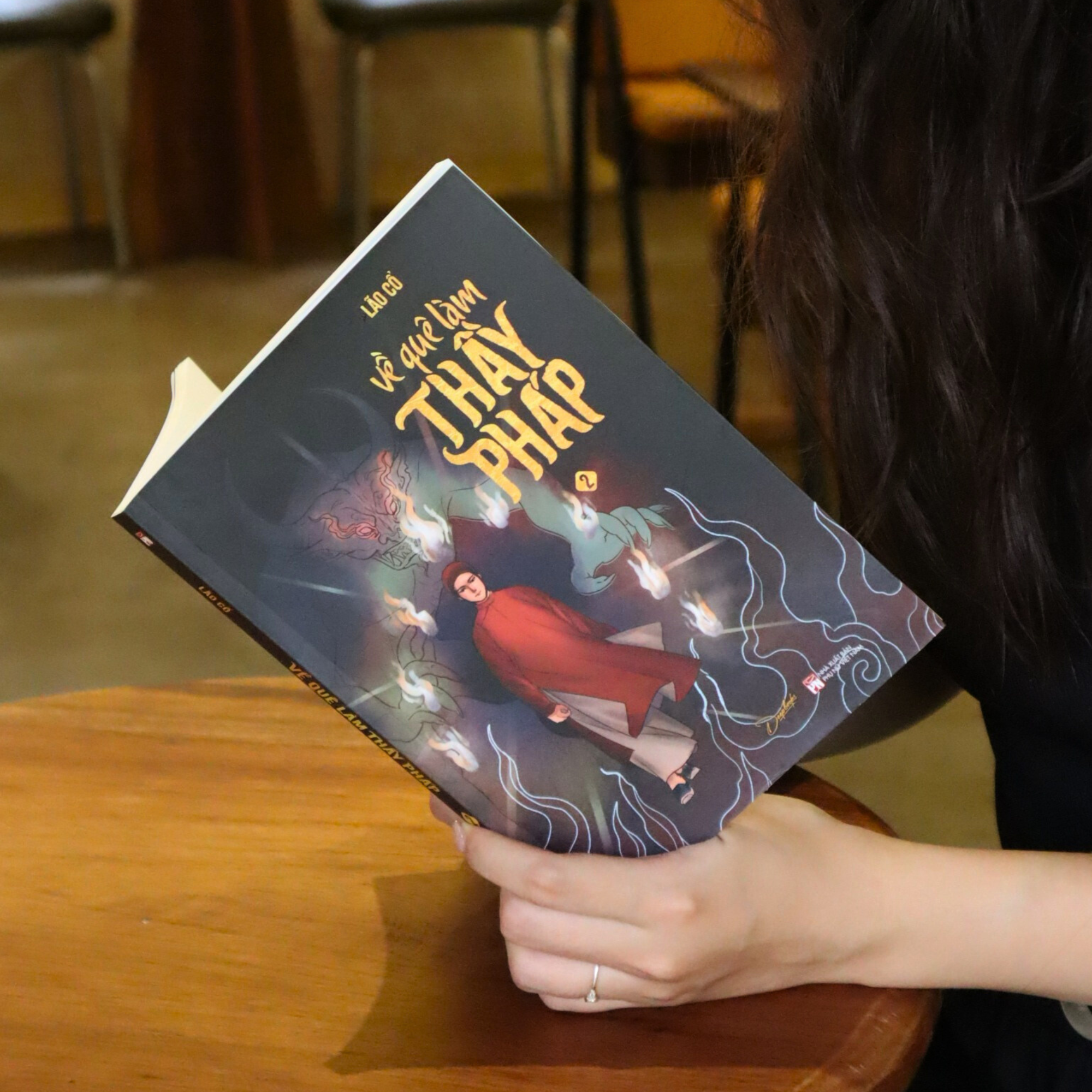 Sách - Về Quê Làm Thầy Pháp - Tập 2 - Tặng Kèm Bookmark