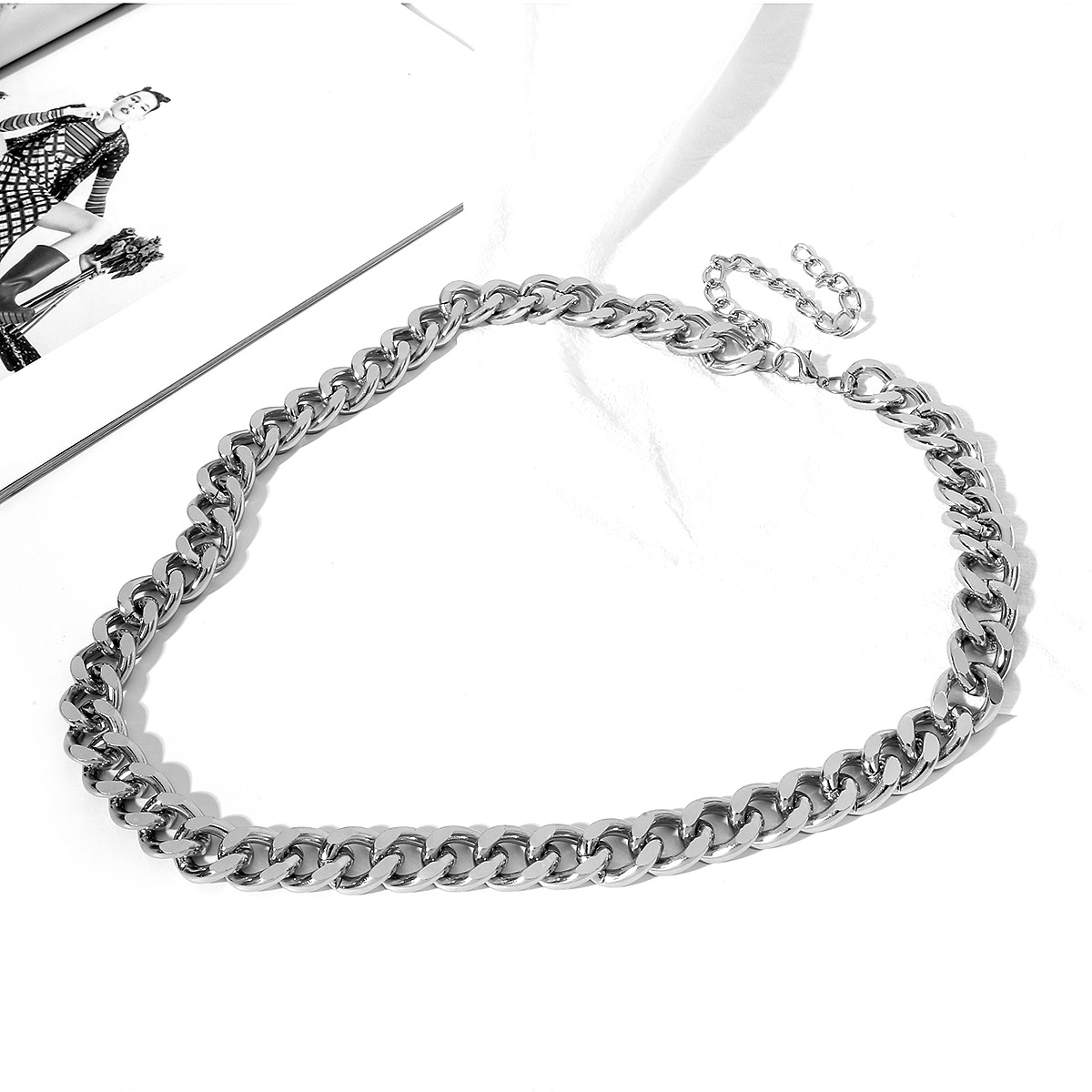 Thắt lưng xích bản to ấn tượng thời trang cá tính unisex nam và nữ