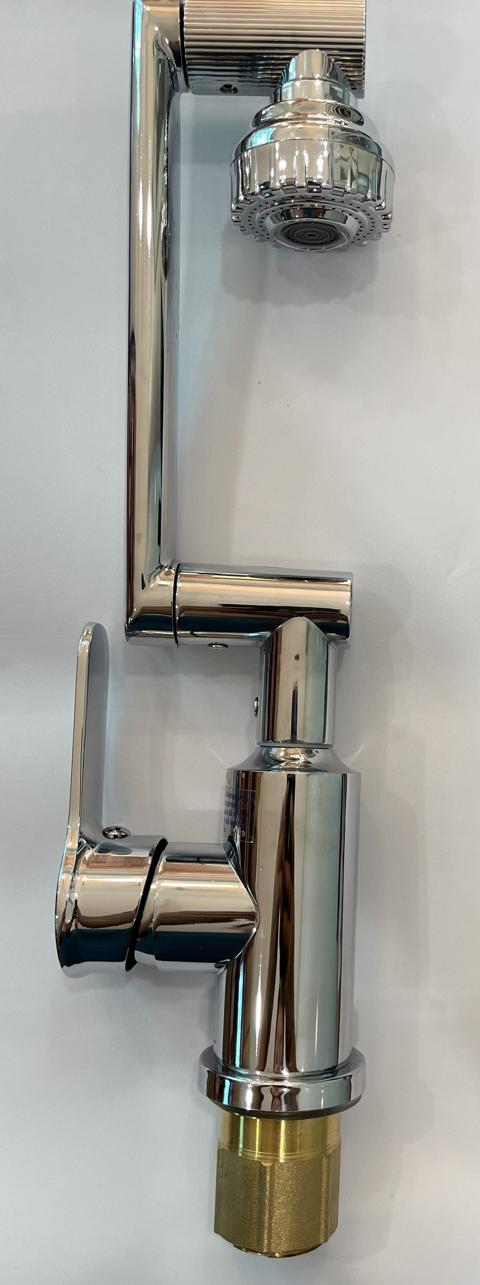 Vòi liền chậu Lavabo 1 lỗ, nóng lạnh. Thân bằng đồng mạ chrome bóng. Xoay điều chỉnh dòng nước các hướng. Thuận tiện việc sử dụng rửa, làm vệ sinh. VLCDX023