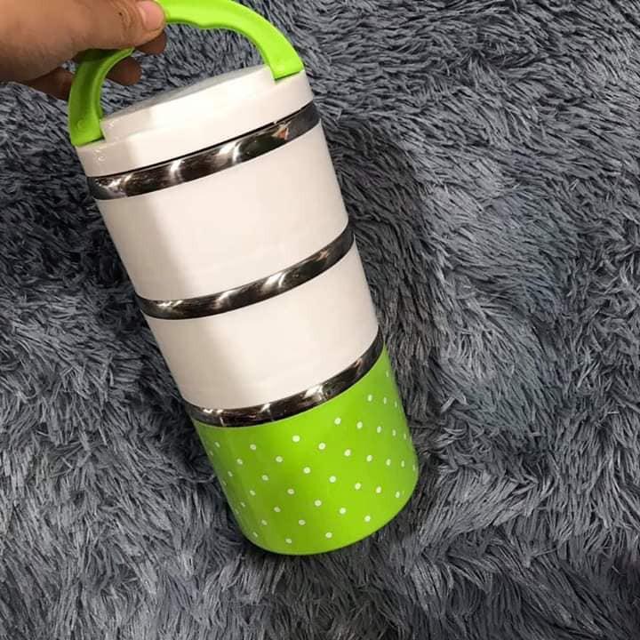 Hộp cơm 3 tầng chấm bi siêu tiện dụng