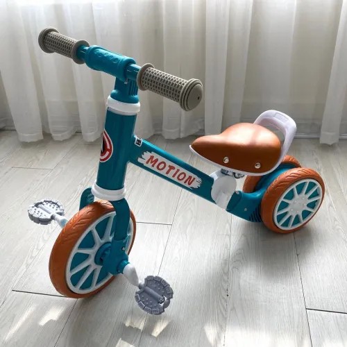 Xe chòi chân thăng bằng cho bé MOTION, có bàn đạp 2in1 yên bằng da