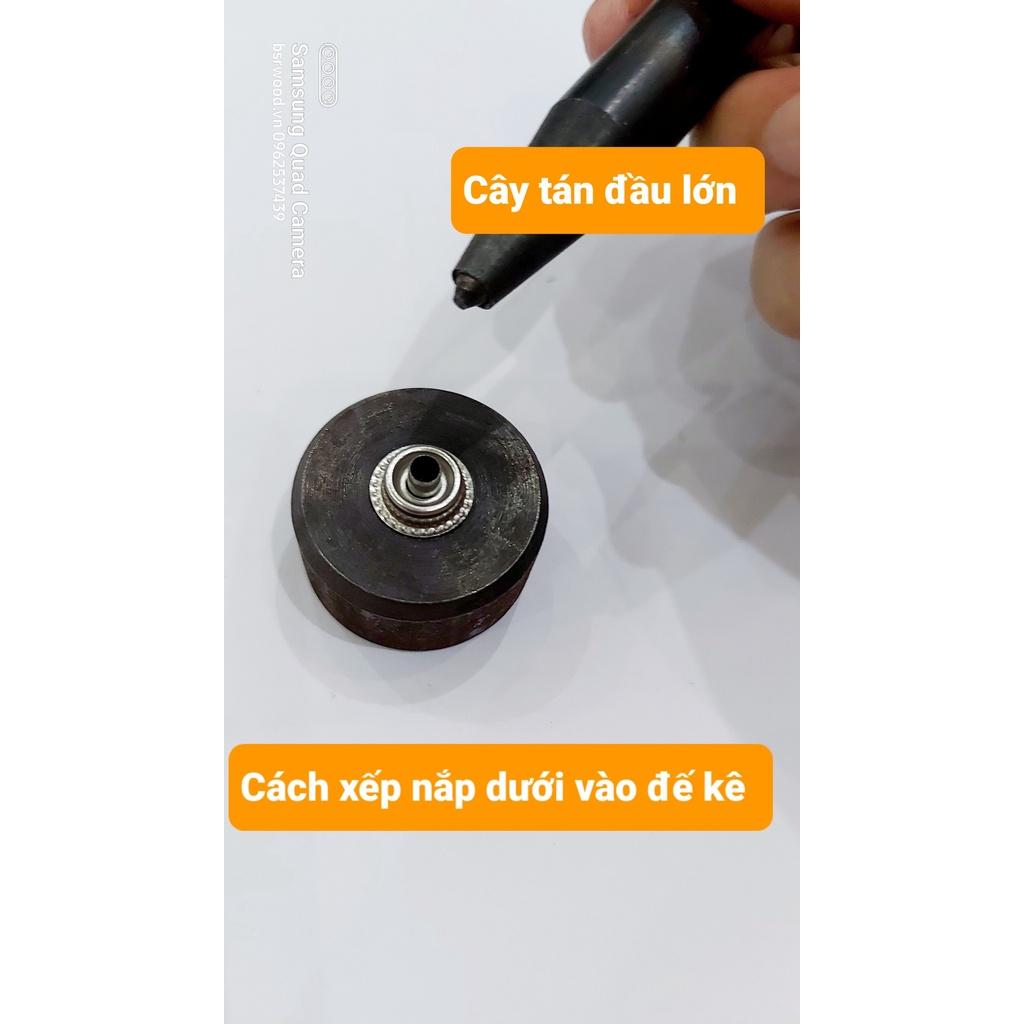 Bộ dụng cụ đóng nút chén gồm Cây đục lỗ,cây đóng nút bấm,đế kê