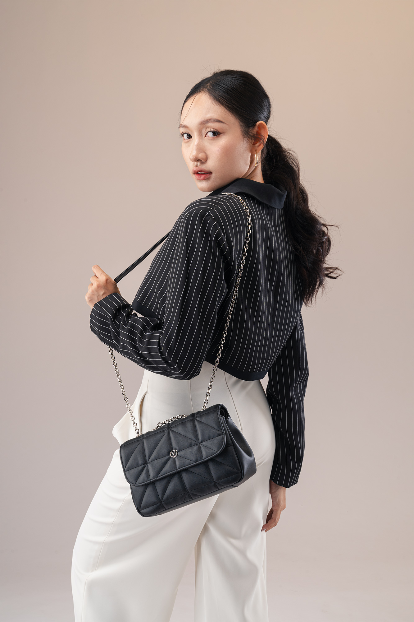 Túi Yuumy ( Thời trang nữ dây đeo phối xích cá tính size 23 - Túi đeo chéo da Seasand YN212 )