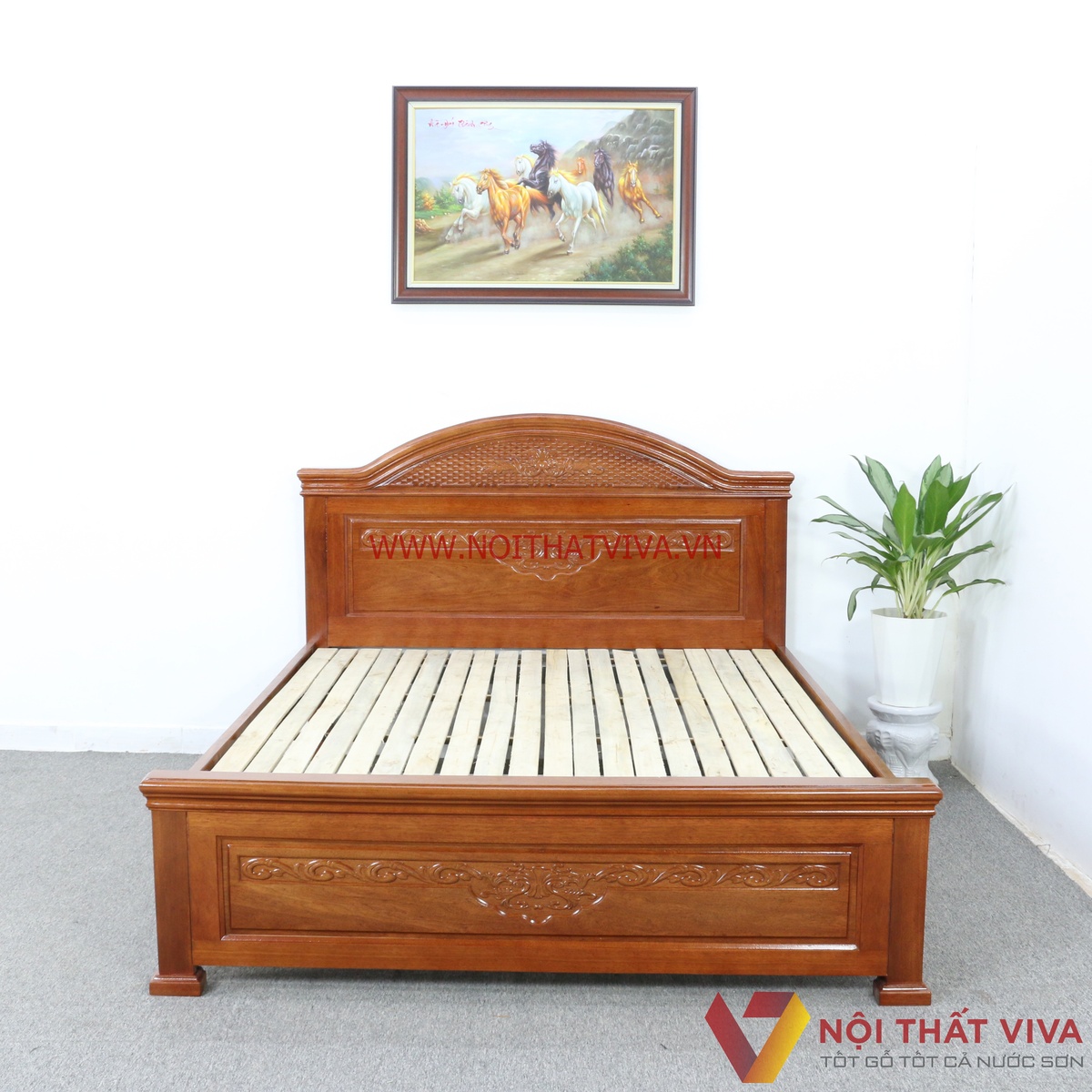 Giường Ngủ Gỗ Xoan Đào Tự Nhiên Đầu Cong Chạm Hoa Văn Caro Cao Cấp