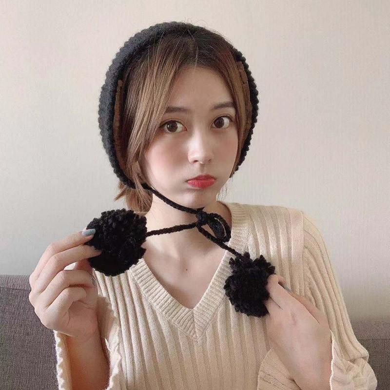 Mũ len giữ ấm trang trí quả bông xinh xắn cho nữ