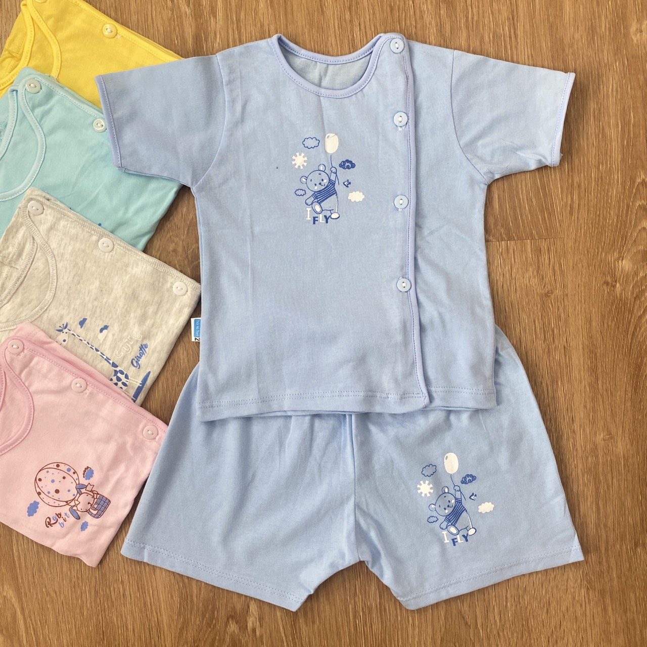 COMBO 3 Bộ quần áo sơ sinh cotton THT-FR GGY | Mẫu Tay Ngắn Cài Lệch Màu | Size 1 - 3 cho bé sơ sinh - 9 kg| Chất vải thun cotton 100% xịn, đẹp, mềm, họa tiết xinh | Hàng Việt Nam | quần áo trẻ em