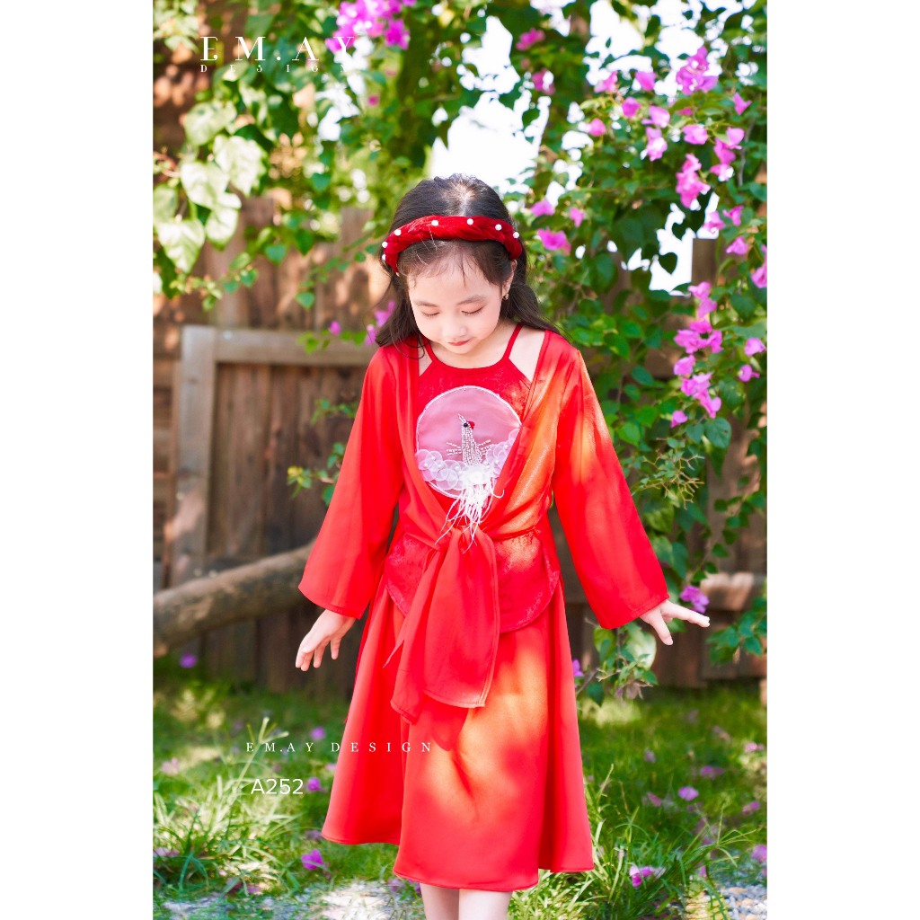 Set đầm yếm tứ thân kèm áo choàng cô Tấm cho bé gái mặc lễ tết dự tiệc biễu diễn từ 12-40kg chất lụa mềm mát