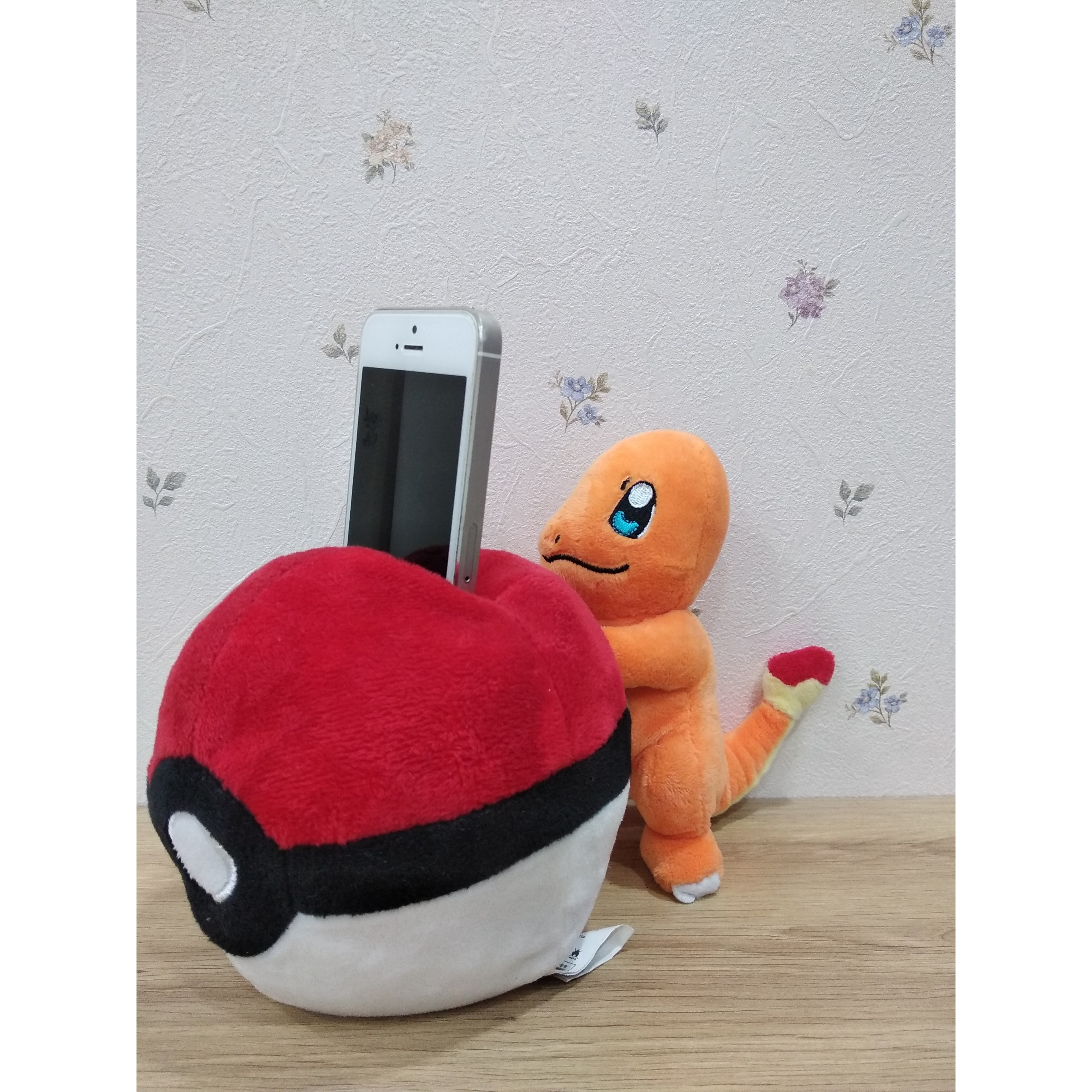 Gấu bông Pokemon Chamander dùng làm đồ đựng bút, cắm điện thoại