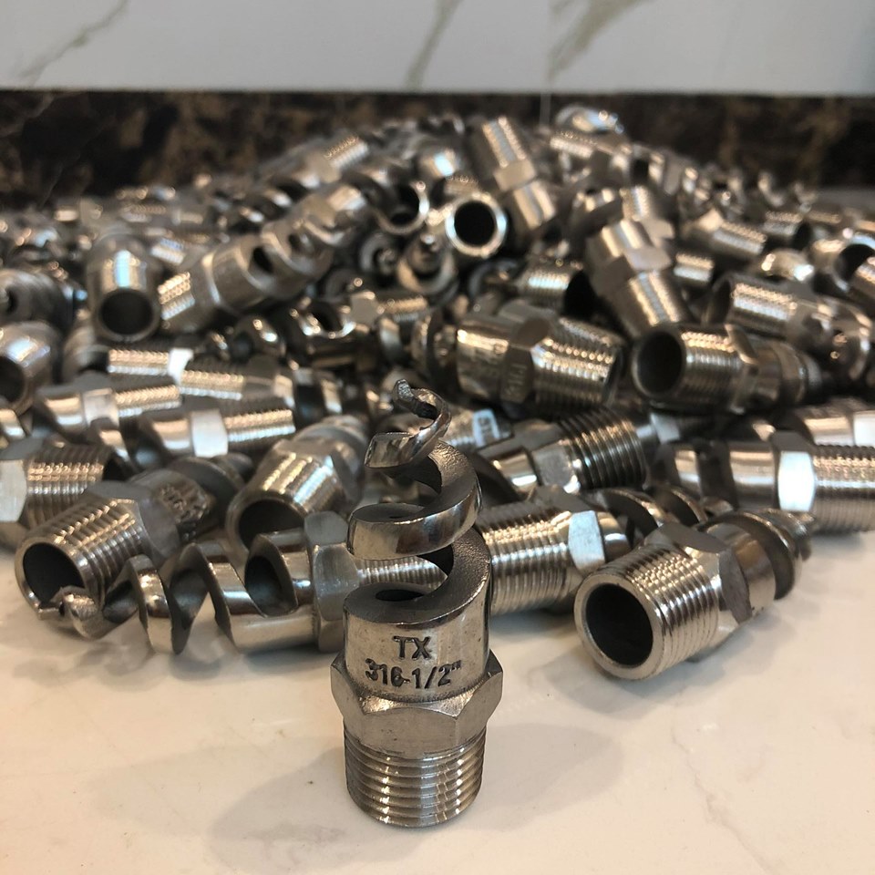 Đầu phun xòe dạng xoắn ốc phi 17mm