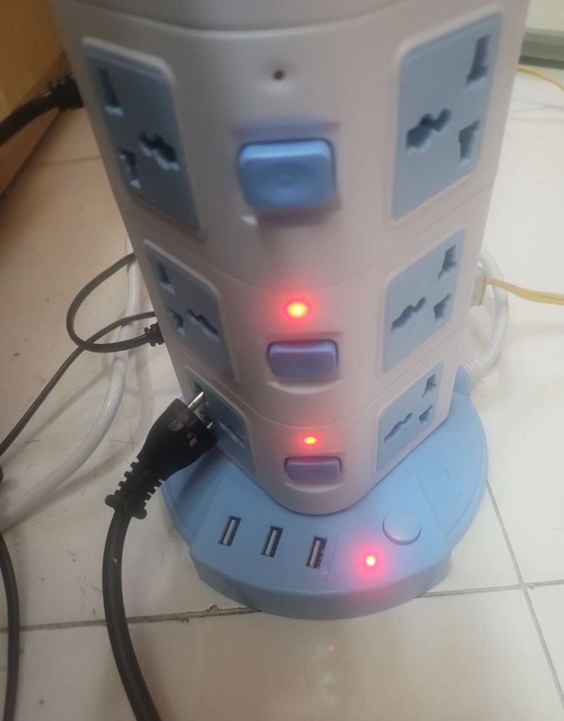 Ổ cắm điện 4 tầng loại XỊN 3 USB sạc điện thoại và 16 lỗ cắm