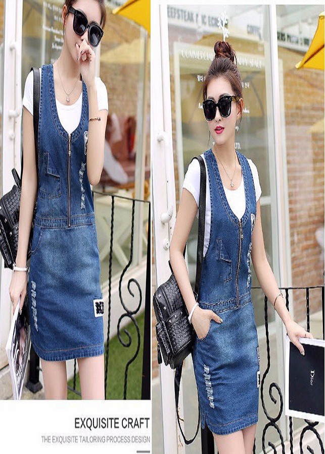Đầm Jean Yếm Thêu Logo Phối Dây Kéo sành điệu