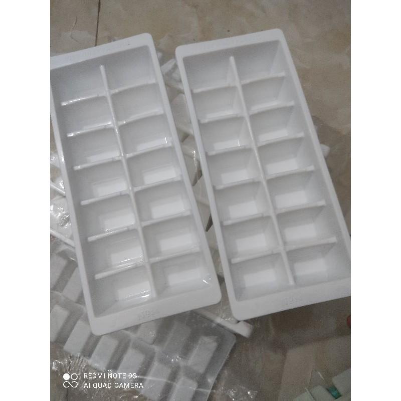 Khay đá 14 viên nhựa việt nhật