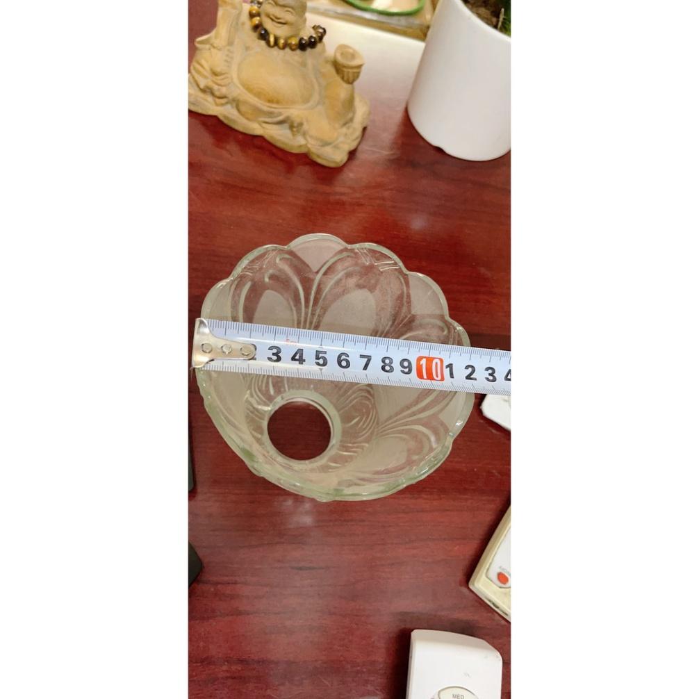 Chao quạt trần trên nhà Đèn tô điểm