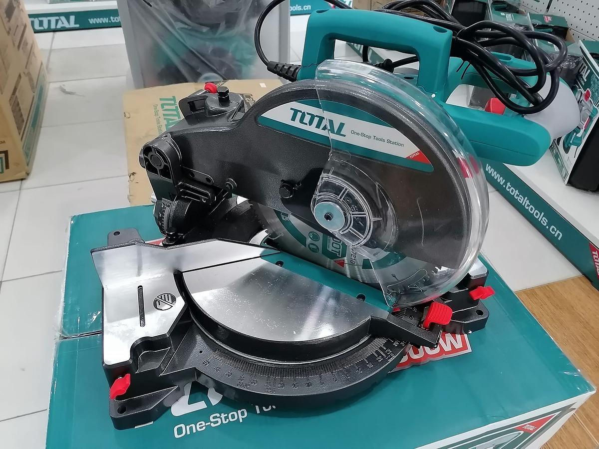 MÁY CẮT NHÔM 255MM 1800W TOTAL TS42182552 - HÀNG CHÍNH HÃNG