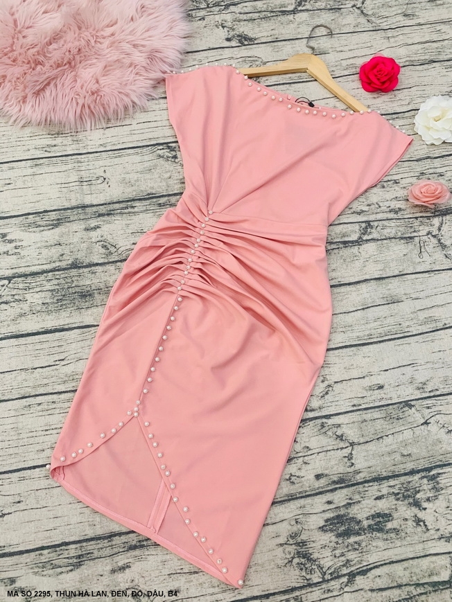 ĐẦM CỔ RỘNG LAI XÉO ĐÍNH HẠT BẸT