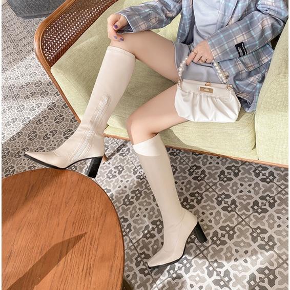 Bốt Đùi Trắng Đế Đen Khóa Cạnh Cao 7Cm Ôm Cổ Chân B021