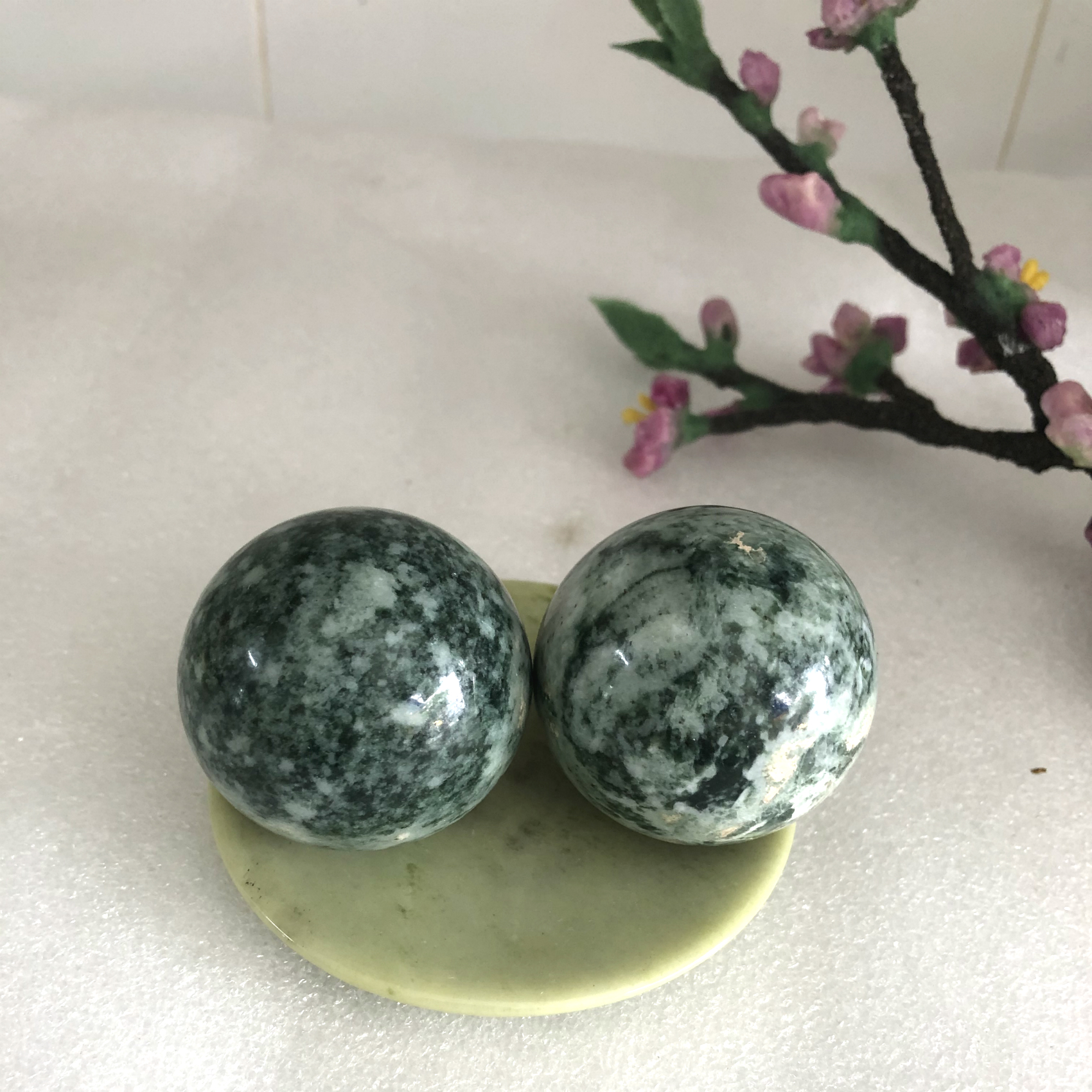Bi lăn tay đá Jade ngọc của Việt Nam