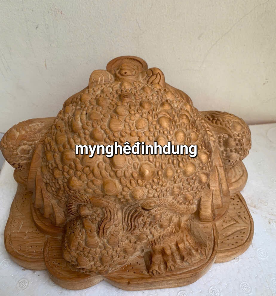 Tượng Cóc thiềm thừ phong thủy cầu tài lộc bằng gỗ ngọc am thơm nức 29x19x16cm