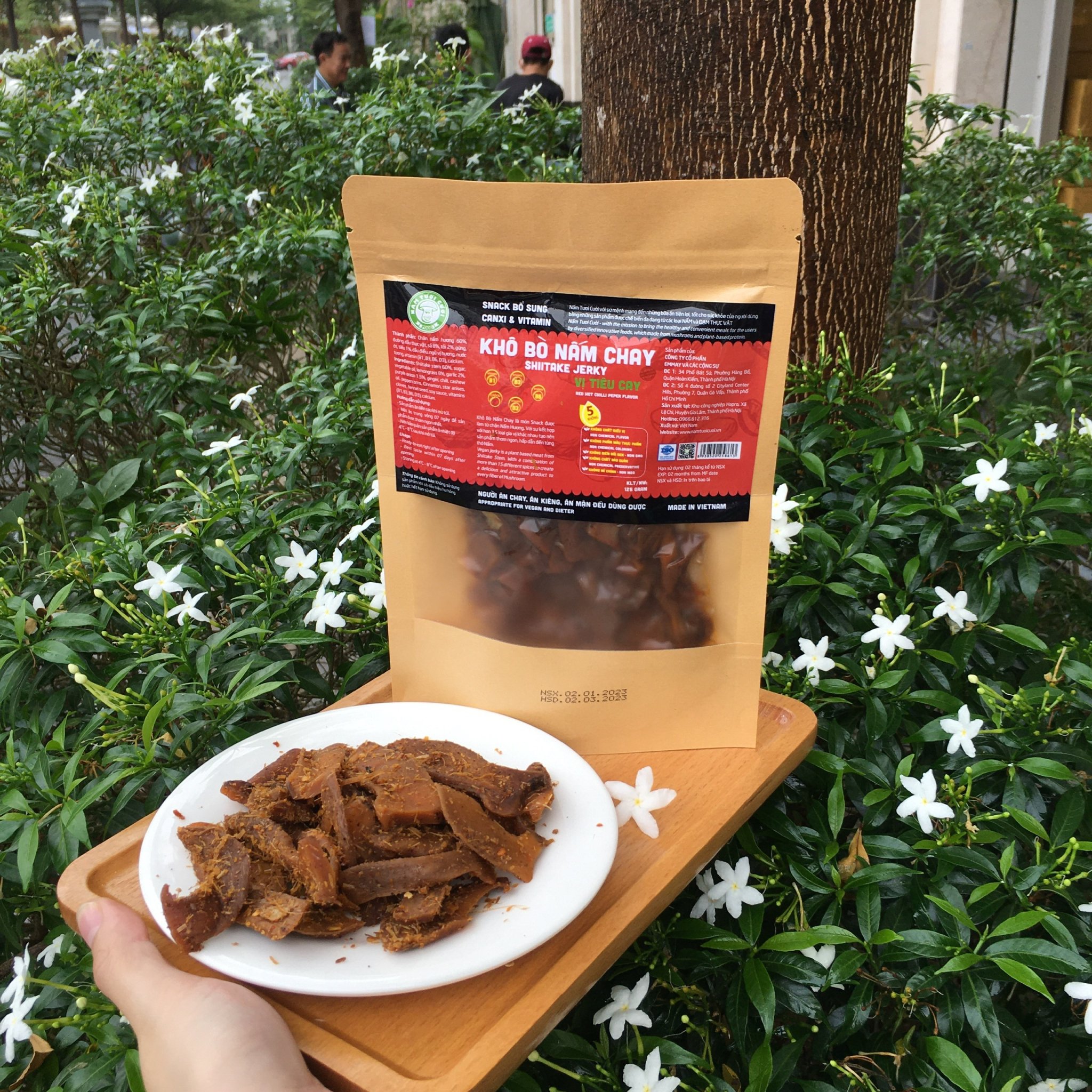 Khô Bò Nấm Chay Vị Tiêu Cay 125g Nấm Tươi Cười, Có thể dùng liền, dùng ăn vặt, ăn kèm cơm, xôi, nhúng thả lẩu