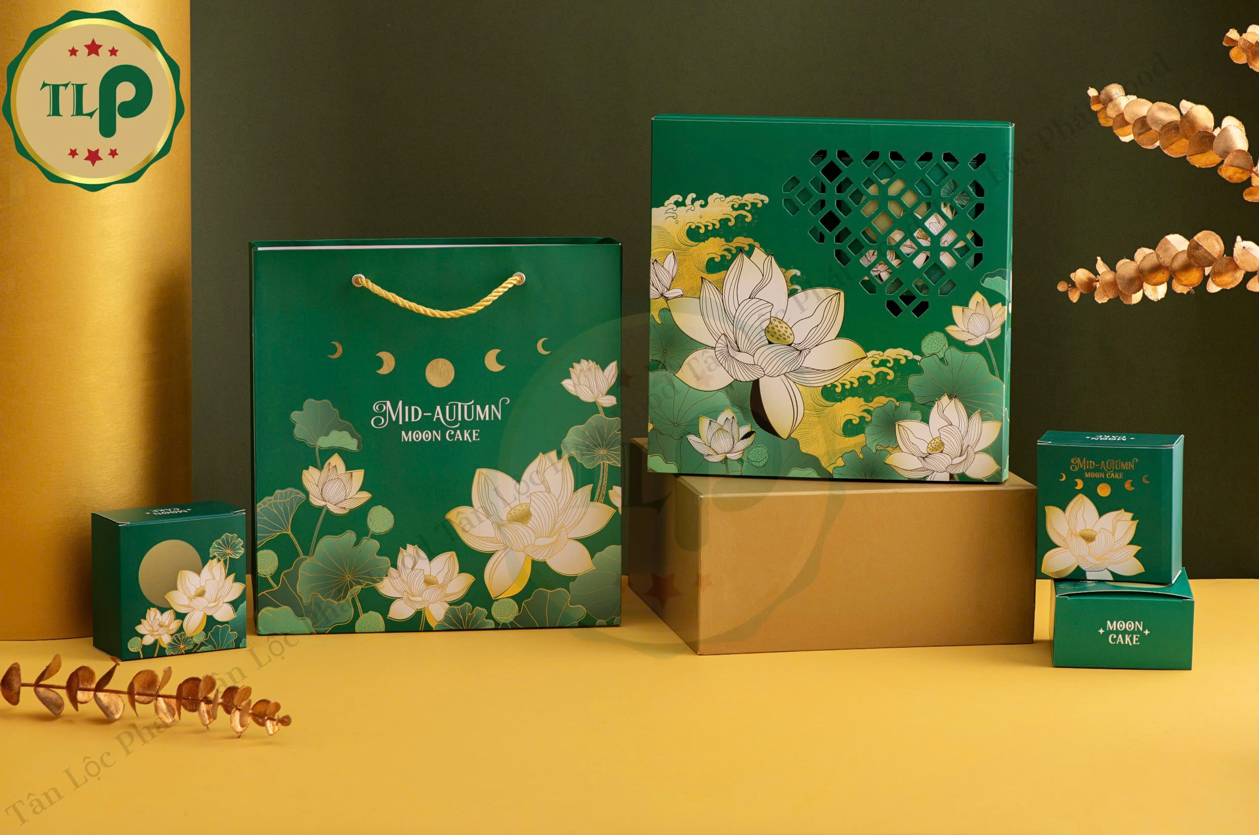 Hộp 4 bánh Trung Thu Tân Lộc Phát (4 bánh x 220g) Quà Tặng Trung Thu Đoàn Viên | Hộp Xanh Lá