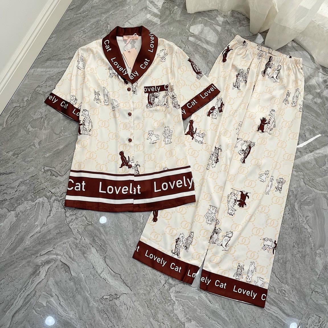 Bộ Pyjama Mặc Nhà Tay Ngắn Cổ V Mẫu Mới Hình Mèo Nâu Siêu Sang