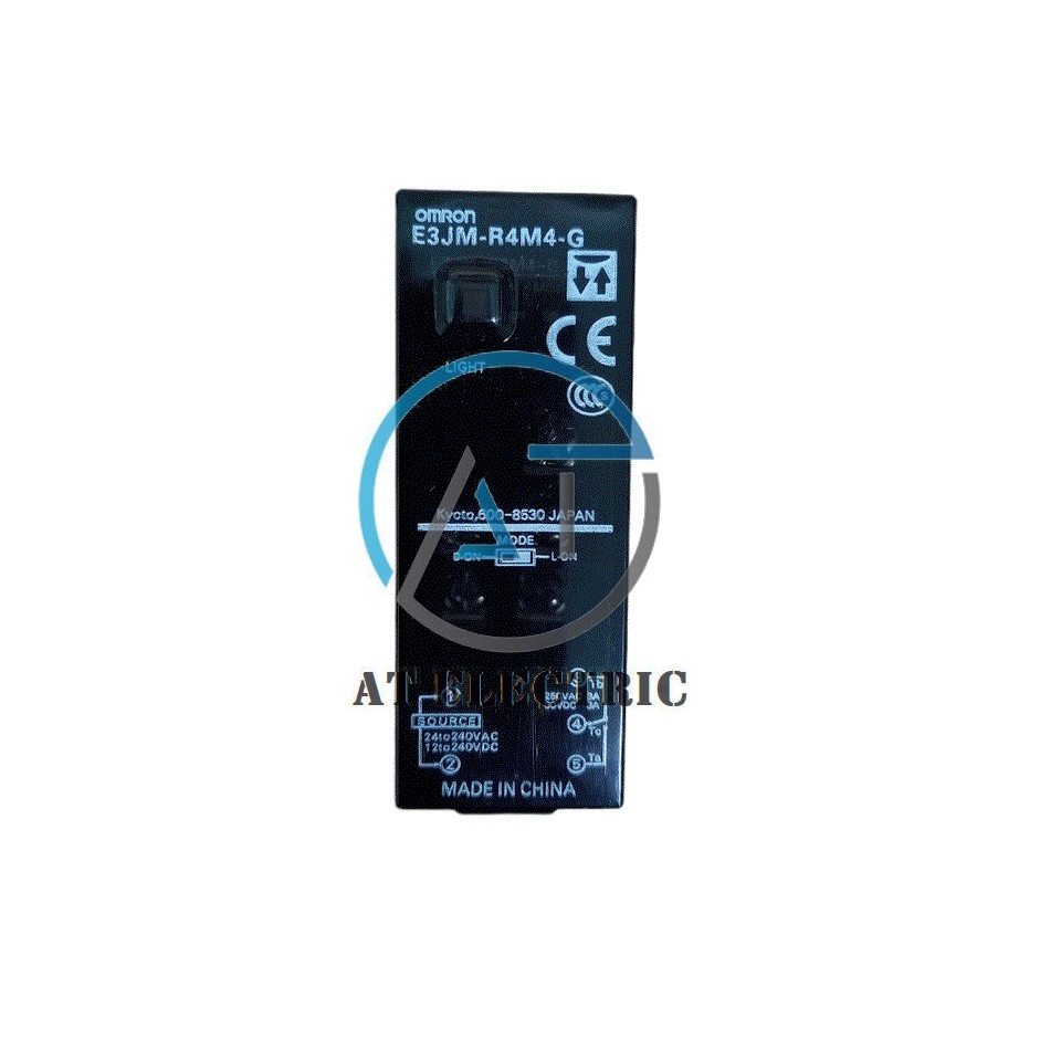 Cảm biến quang Omron E3JM-R4M4-G