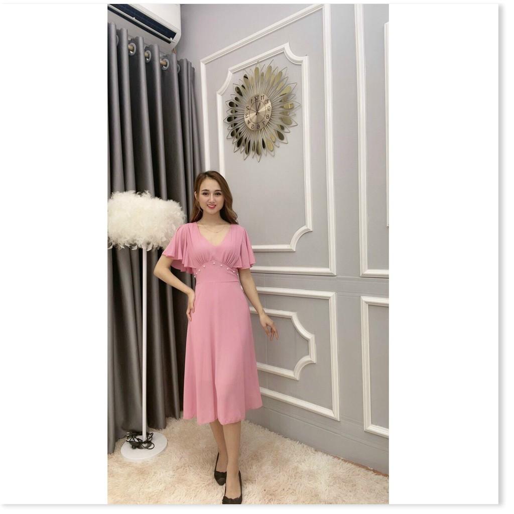 ĐẦM VOAN Y ĐƯỢC THIẾT KẾ HỌA TIẾT TRƠN NHƯNG KHÔNG KÉM PHẦN SANG TRỌNG,ĐĂC BIỆT ĐƯỢC LÀM BẰNG CHẤT LIỆU VÃI THOÁNG MÁT