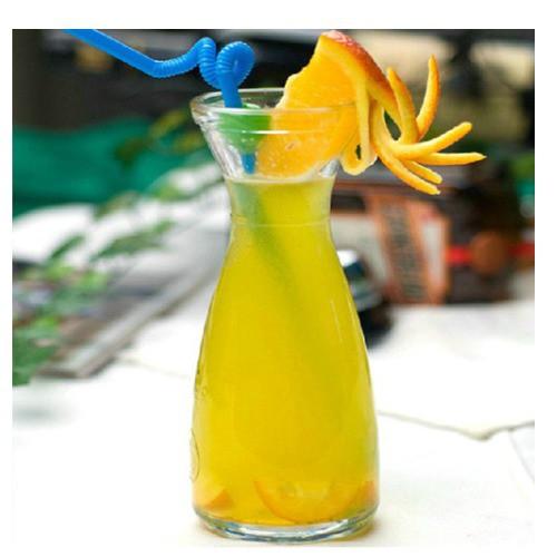 Một ly thủy tinh eo trong suốt đựng đồ uống hoặc cắm hoa loại 350ml kèm dây trang trí..
