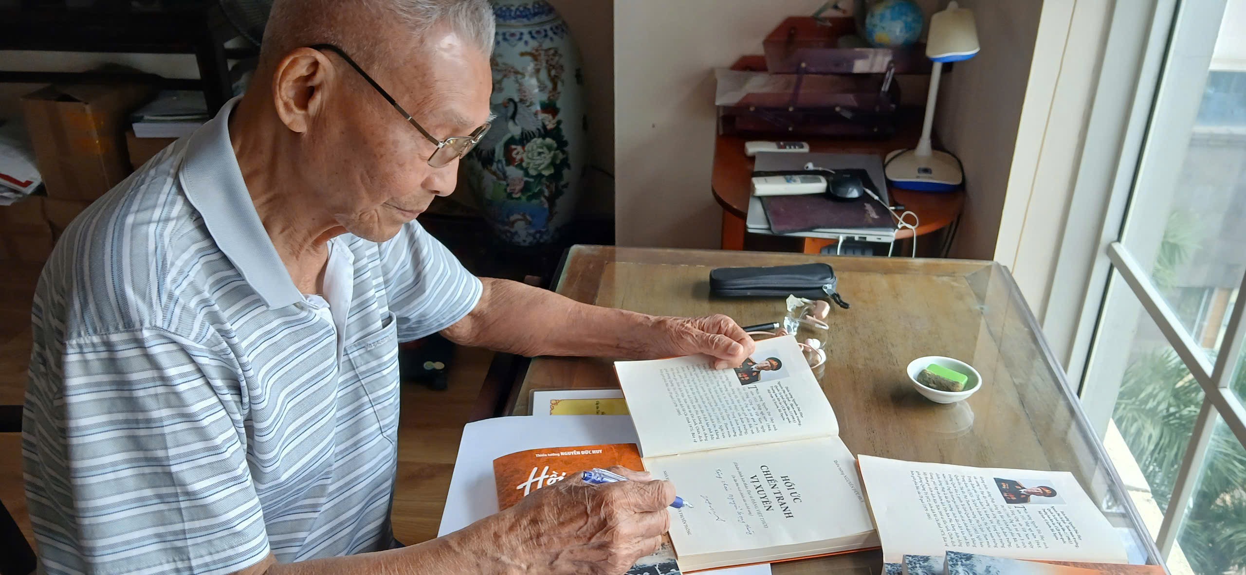 Hồi ức chiến tranh Vị Xuyên (Thiếu tướng Nguyễn Đức Huy) - Bìa mềm, in màu