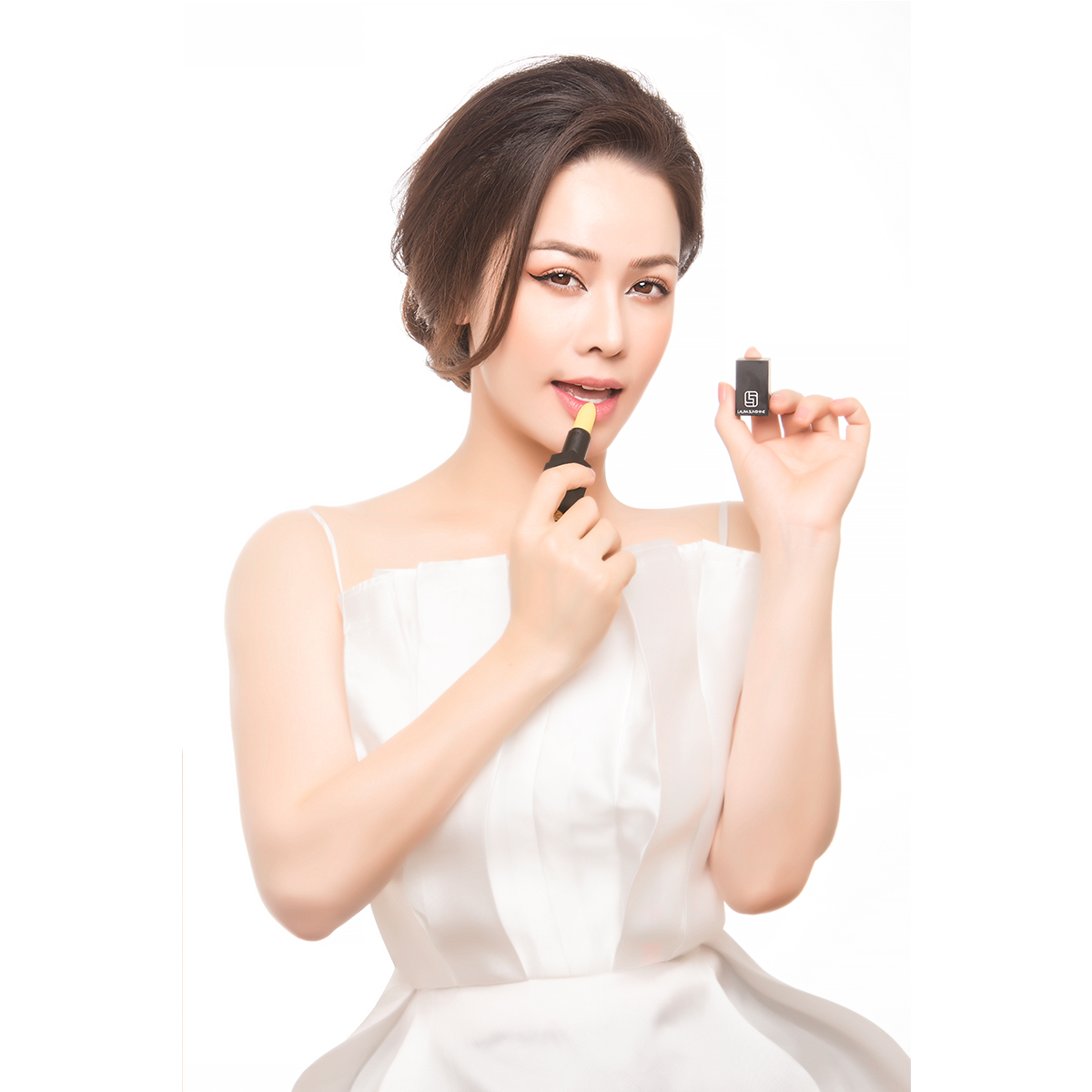 Lip Balm - Son dưỡng môi mềm mịn Laura Sunshine Nhật Kim Anh 4g