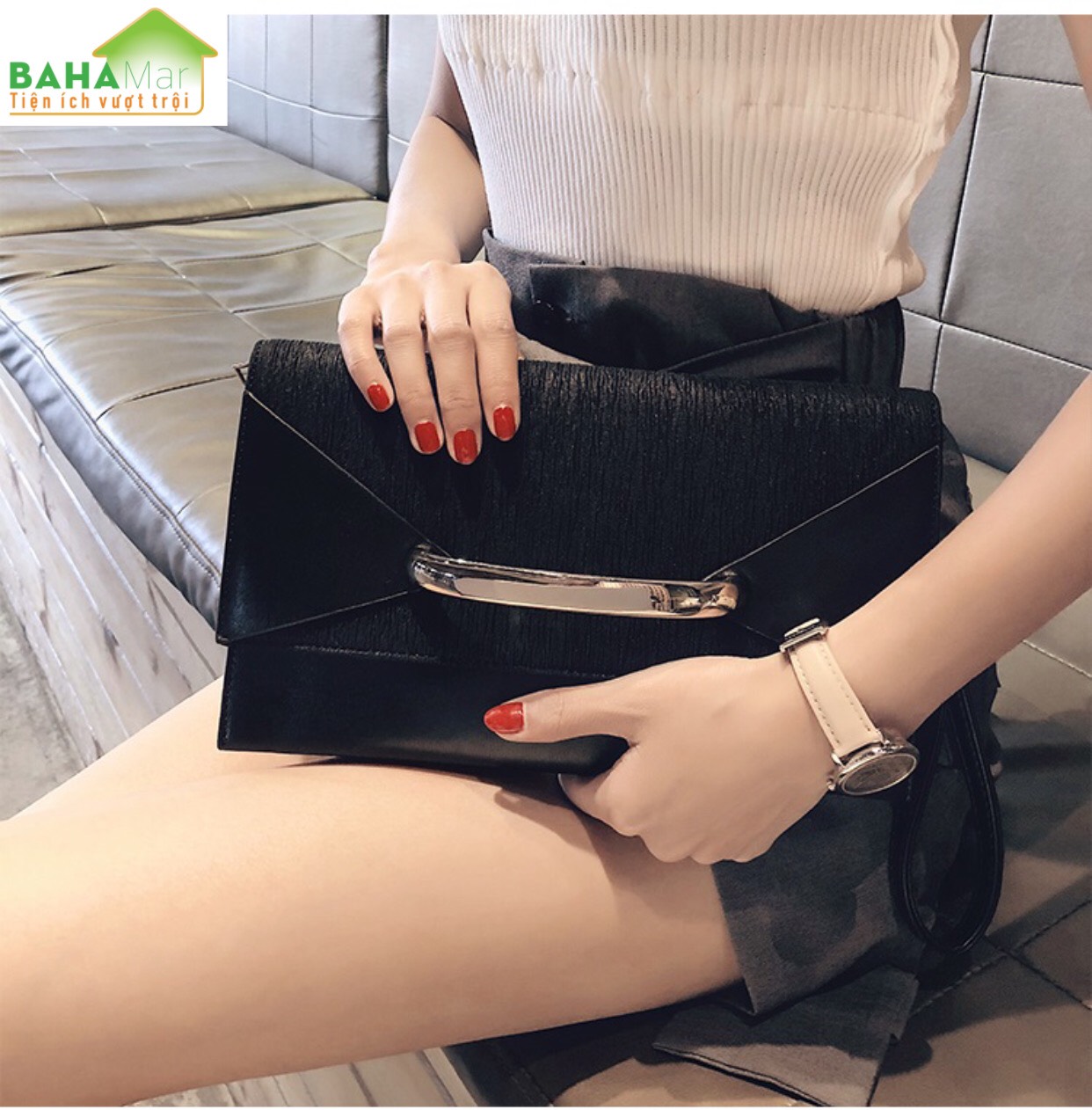 TÚI THỜI TRANG DỰ TIỆC SANG TRỌNG CAO CẤP "BAHAMAR" Với dây đeo vai có thể điều chỉnh. Dây kéo đóng cửa và khóa từ đóng cửa.