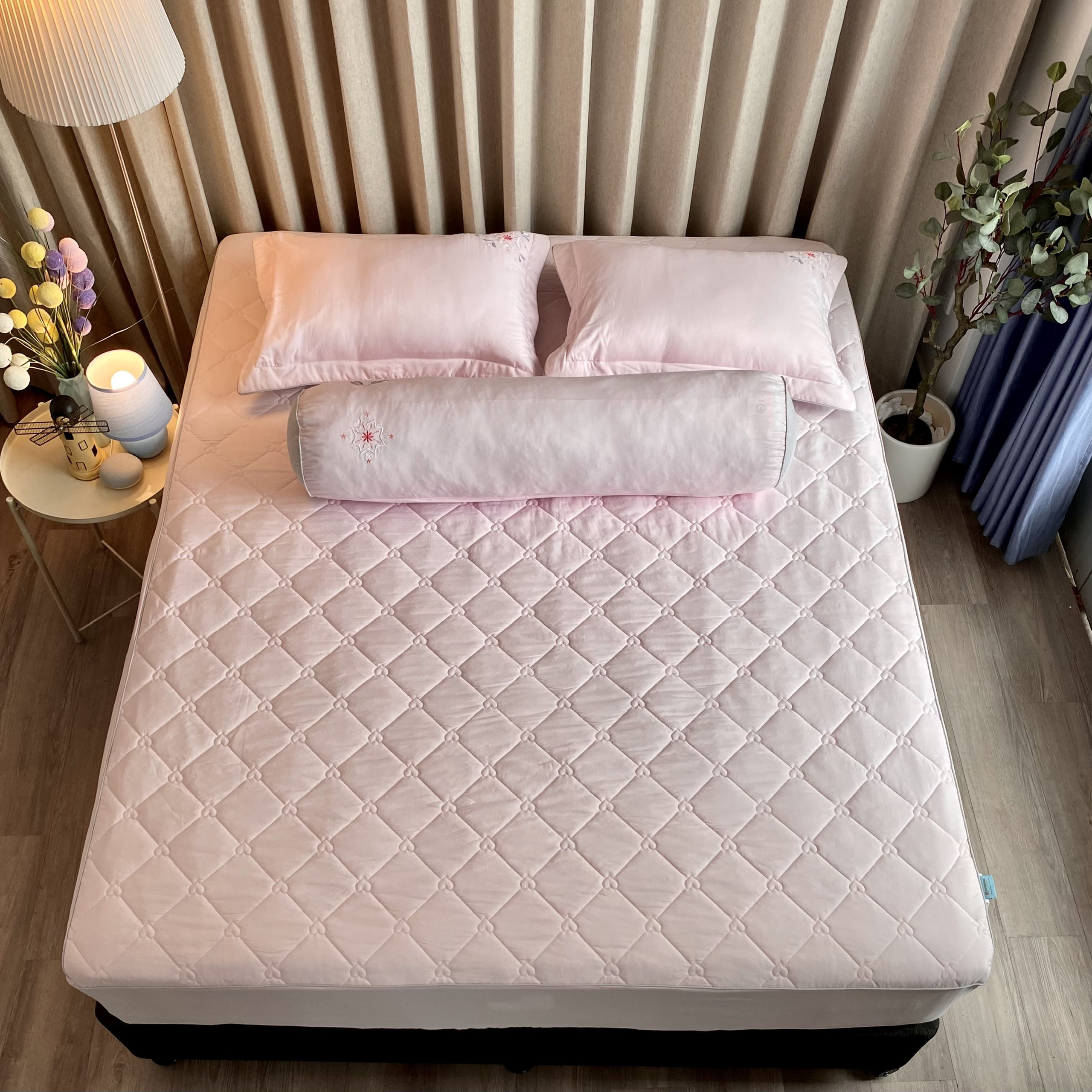 Bộ ga giường chần bông KBedding by Everon KMTS 101 Microtencel Hồng đất