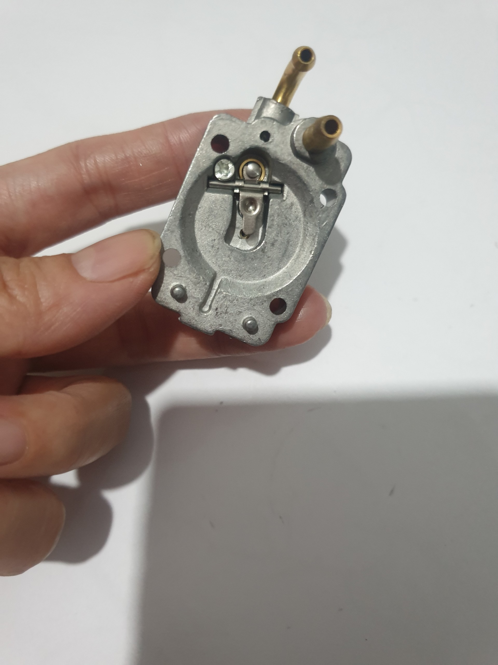 THỚT CHẾ BÌNH XĂNG CON MÁY CẮT CỎ 2 THÌ 260/330/430/143