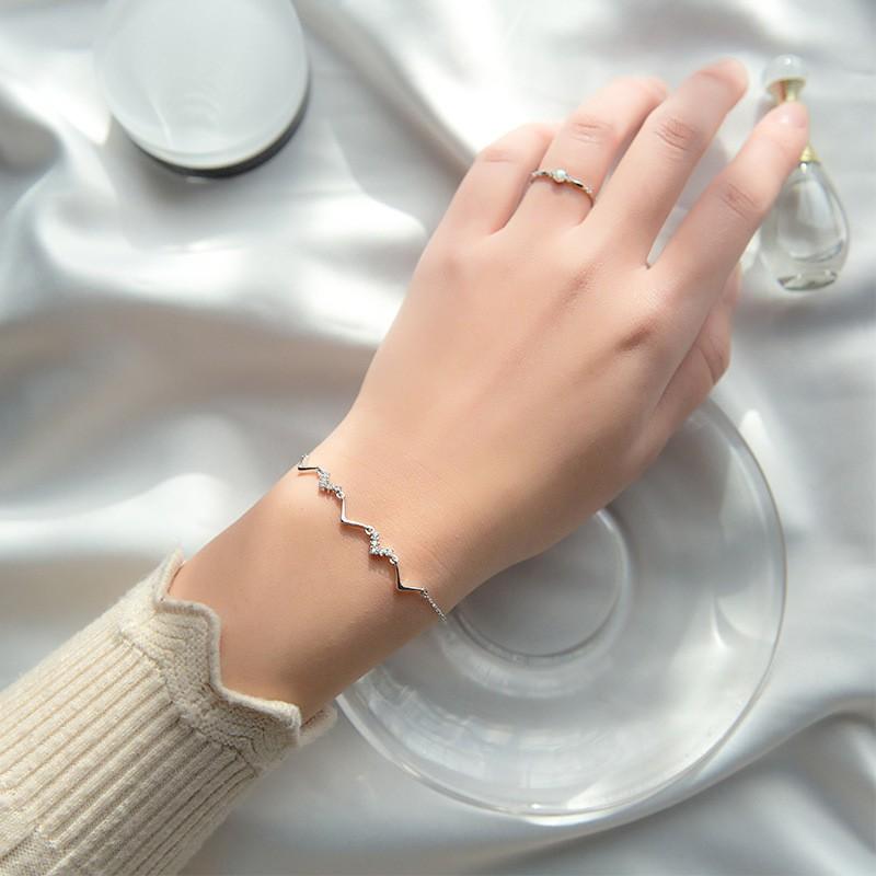 Vòng tay nữ bạc Ý S925 hình chữ V đơn giản nhỏ xinh S2116 - AROCH Jewelry